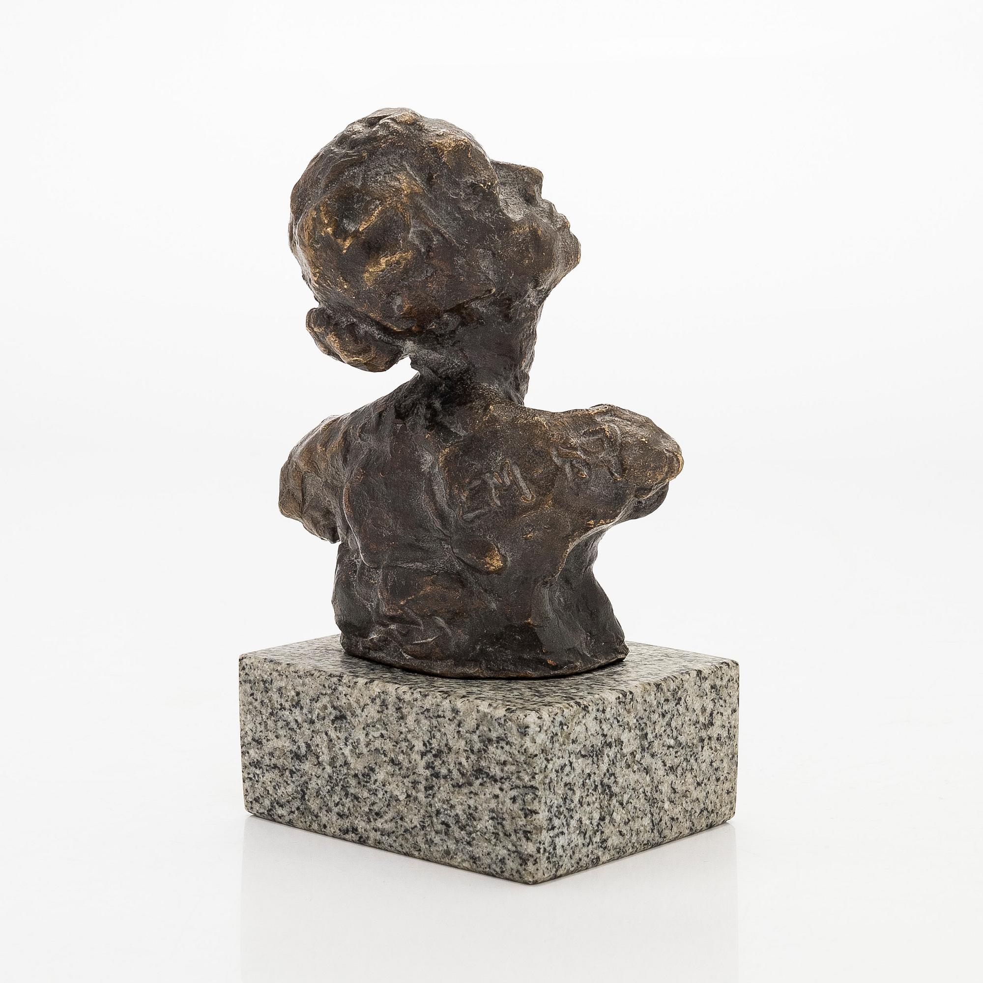 Erkki Mykrä, Bust of a Woman.