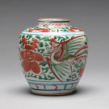 A Transitional wucai jar, 17th Century.