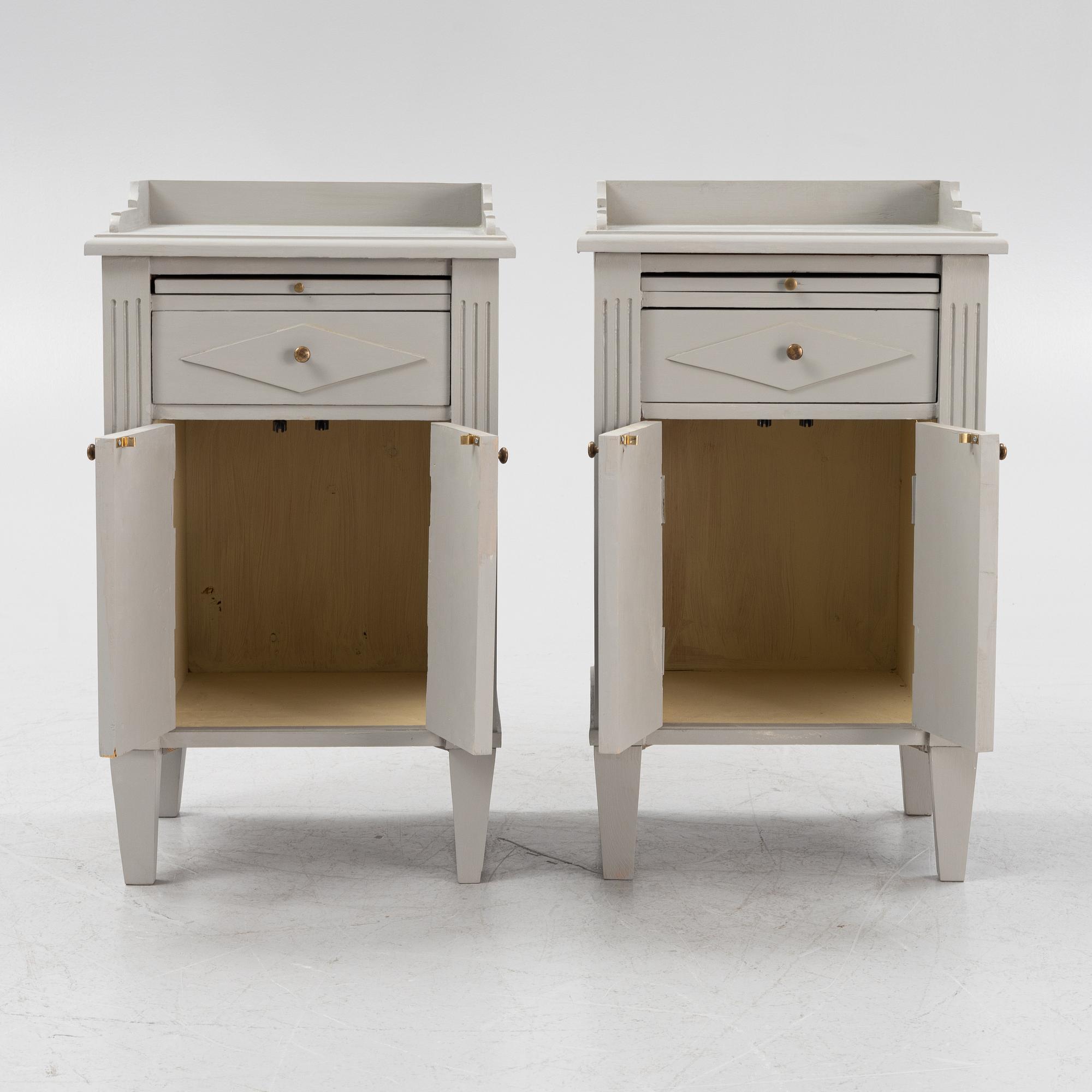 Sängbord, ett par, Gustaviansk stil, 1900-tal.