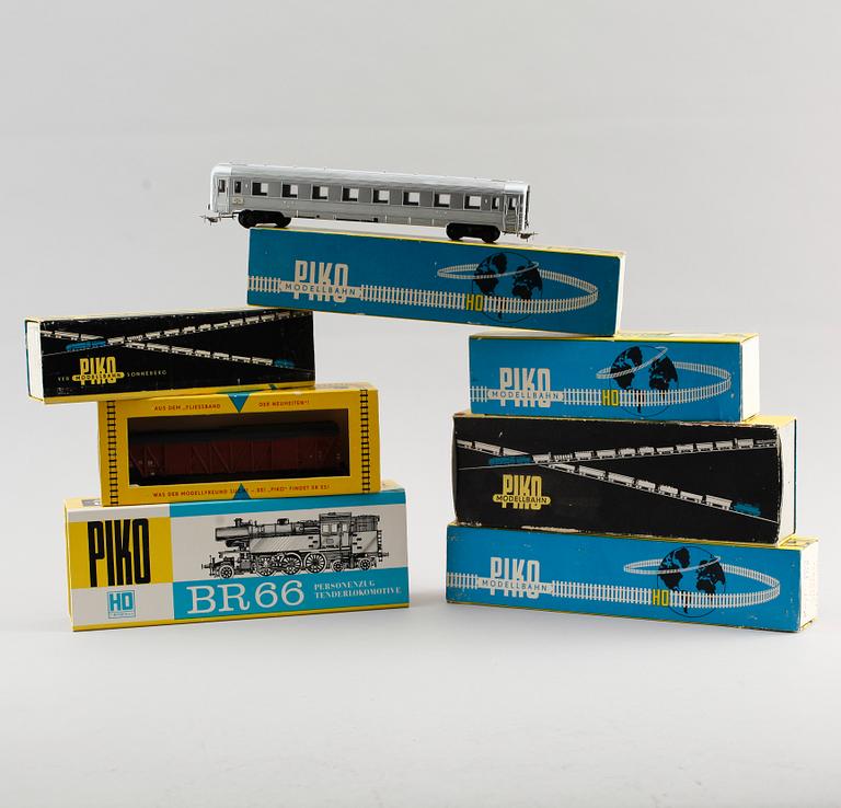 SAMLING MODELLTÅGSDELAR, 16 delar, Piko, Tyskland.