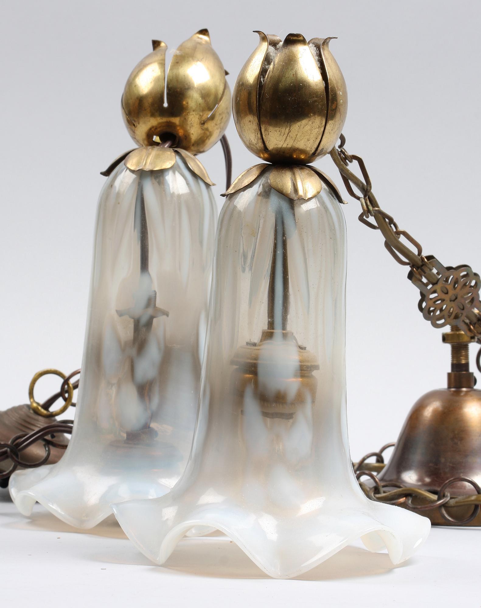 TAKARMATURER, ett par. Glas, jugend, 1900-talets första hälft.