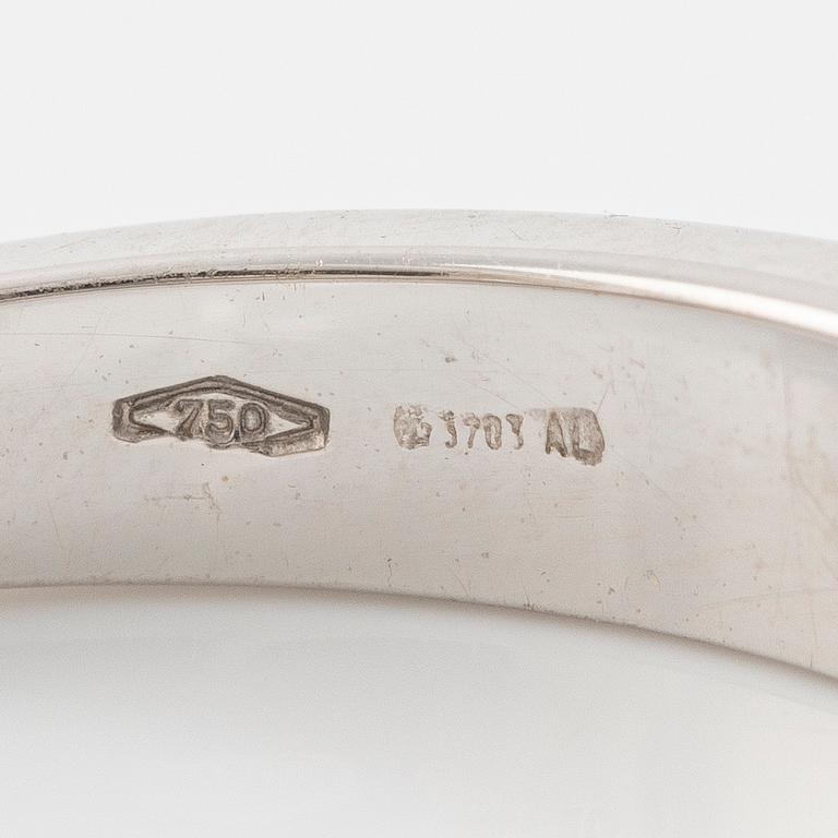 Ring 18K white gold half eternity band set with brilliant-cut diamonds.