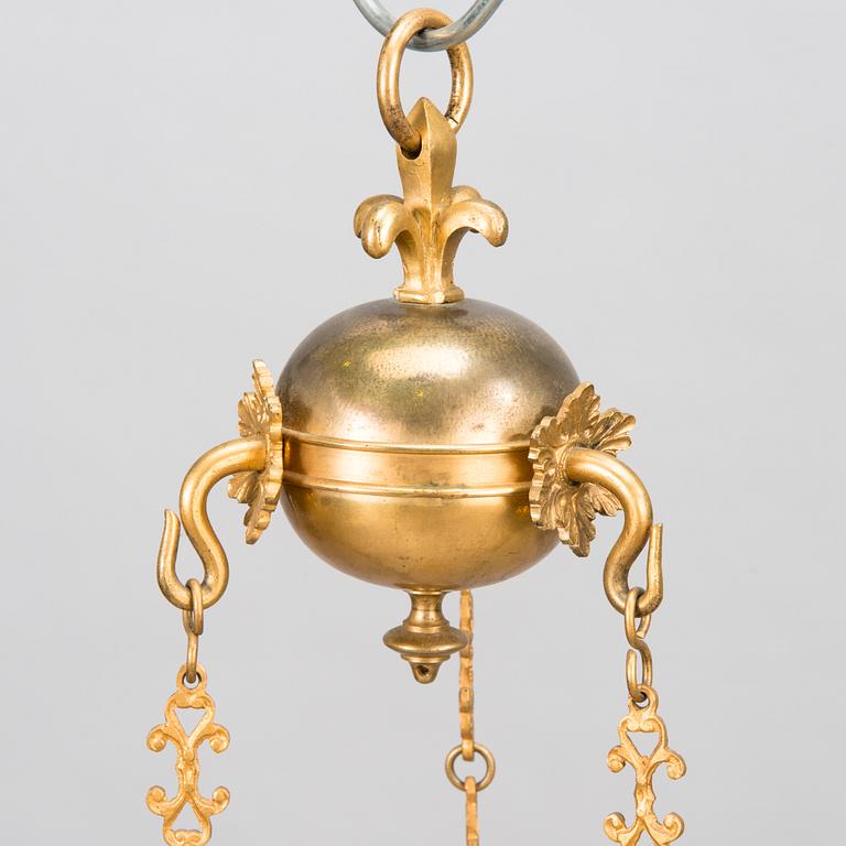 A brass hanging basket, 19th century.