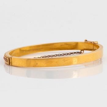 Armring 18K guld med korall, 1800-tal.