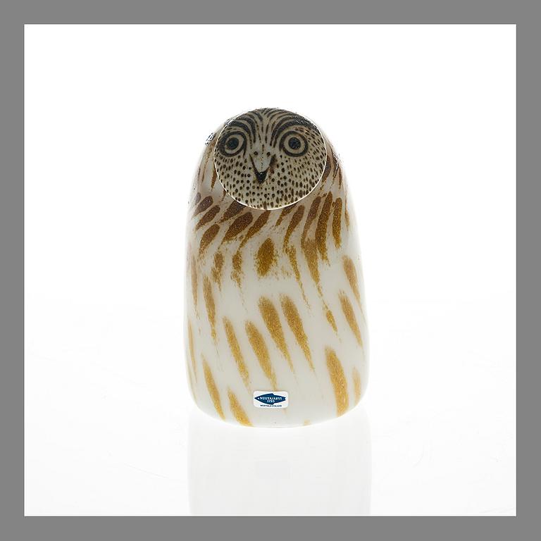 OIVA TOIKKA, GLASS SCULPTURE. Owl. Signed Oiva Toikka, Nuutajärvi Notsjö.