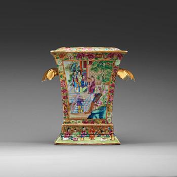 316. A Canton famille rose tulip vase, Qing dynasty, late 19th Century.