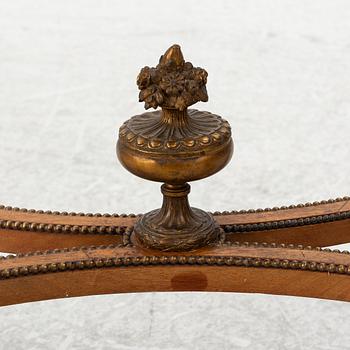 Salongsbord, Louis XVI-stil, 1800-talets andra hälft.