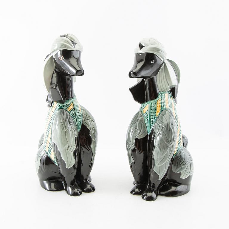 Figurines a pair of Goebel Germany late 20th century porcelain.
