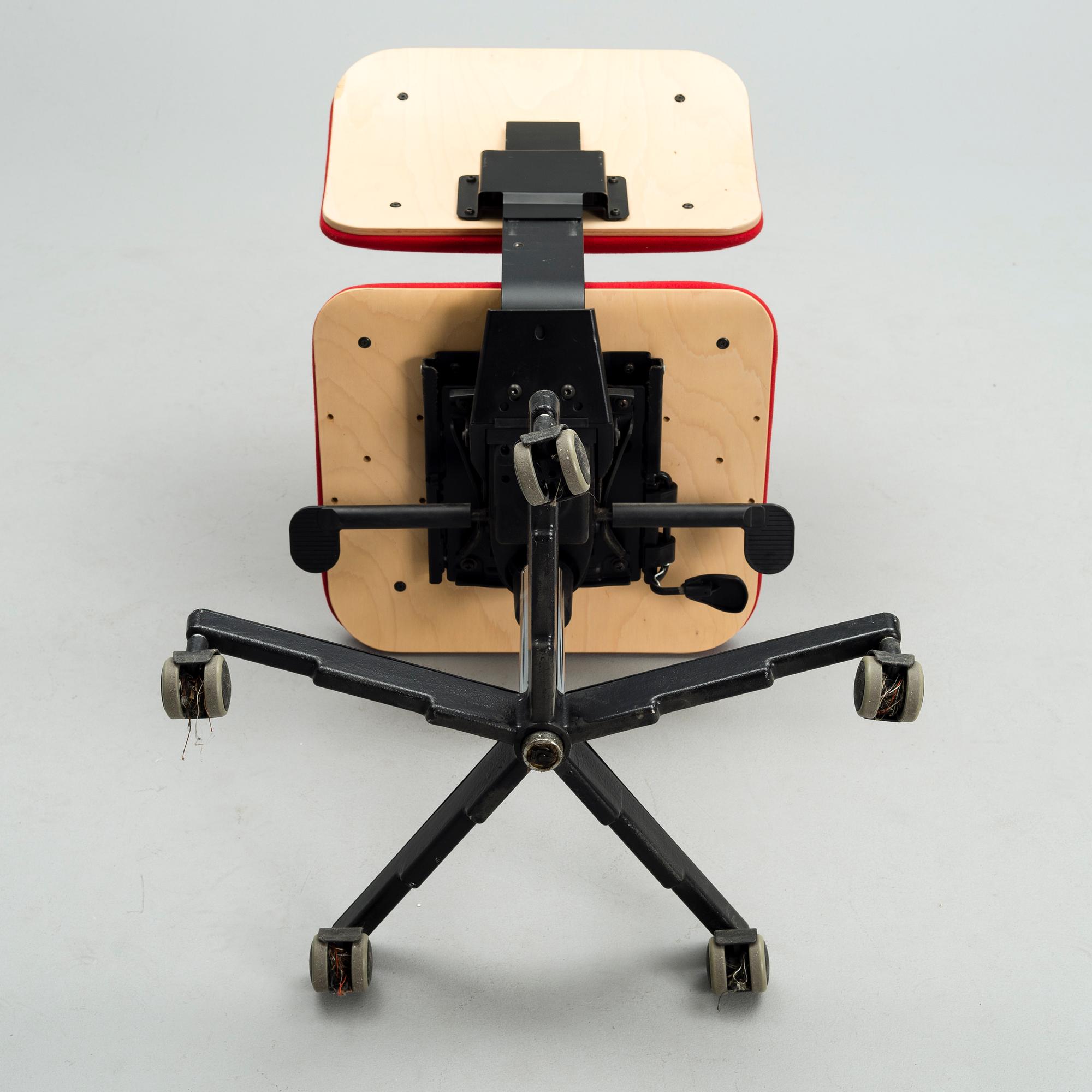 YRJÖ KUKKAPURO, KONTORSSTOL.