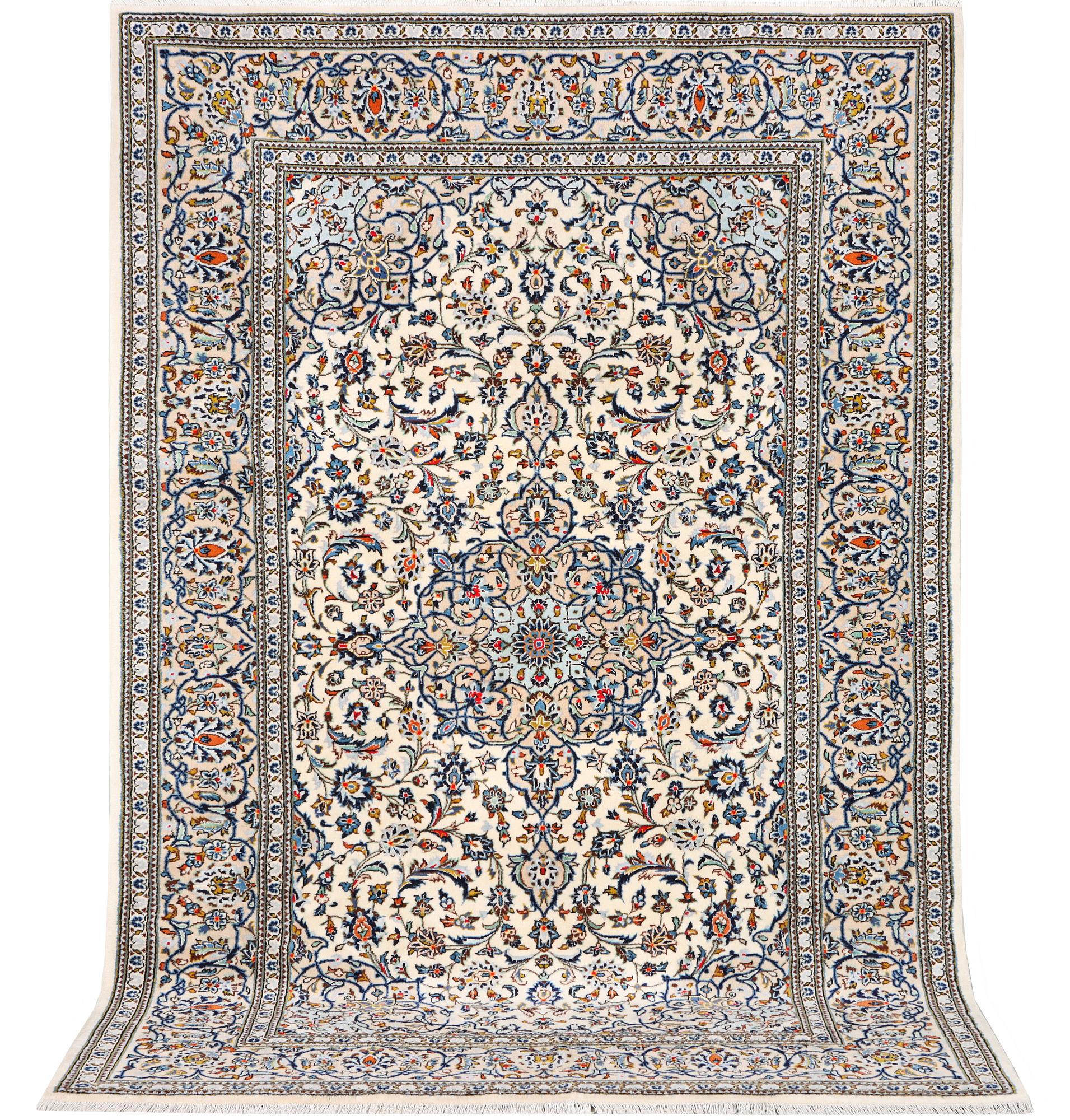 A Kashan carpet, c. 306 x 200 cm.