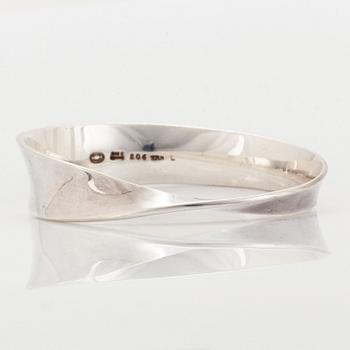 Vivianna Torun Bülow-Hübe, armring, silver, "Möbius", Georg Jensen.