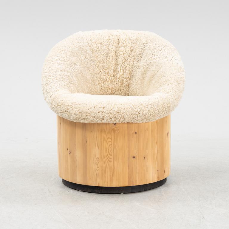 Peter Opsvik, a lounge chair from the 'Cylindra' series.