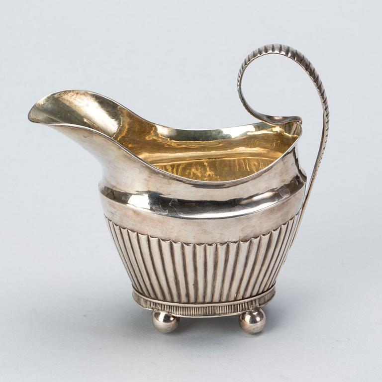 GRÄDDKANNA, silver, empire, Carl Lindström, Borås, 1829, vikt ca 130g.