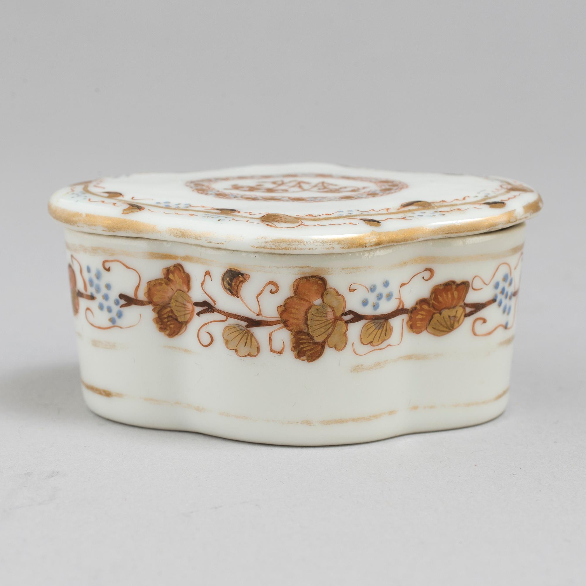 DOSA med LOCK, kompaniporslin. Qingdynastin, Jiaqing (1796-1820).