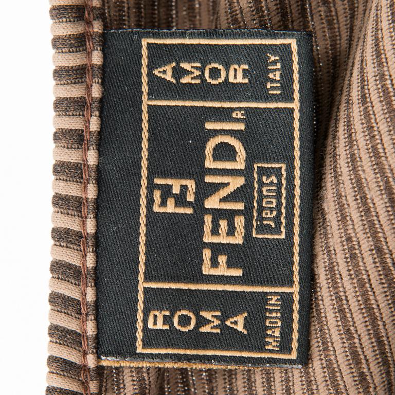 FENDI, KAKSI HAMETTA JA T-PAITA, koko 42(IT).