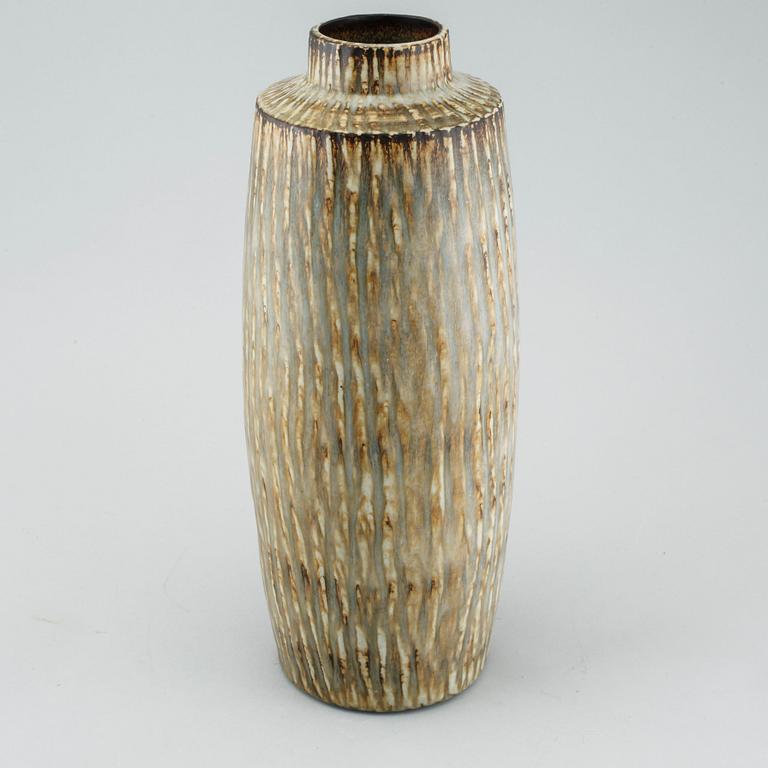 GUNNAR NYLUND, golvvas, stengods, "Rubus", Rörstrand, 1900-talets andra hälft.