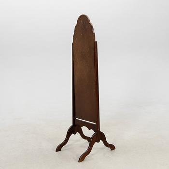 Spegel 1900-talets första hälft.