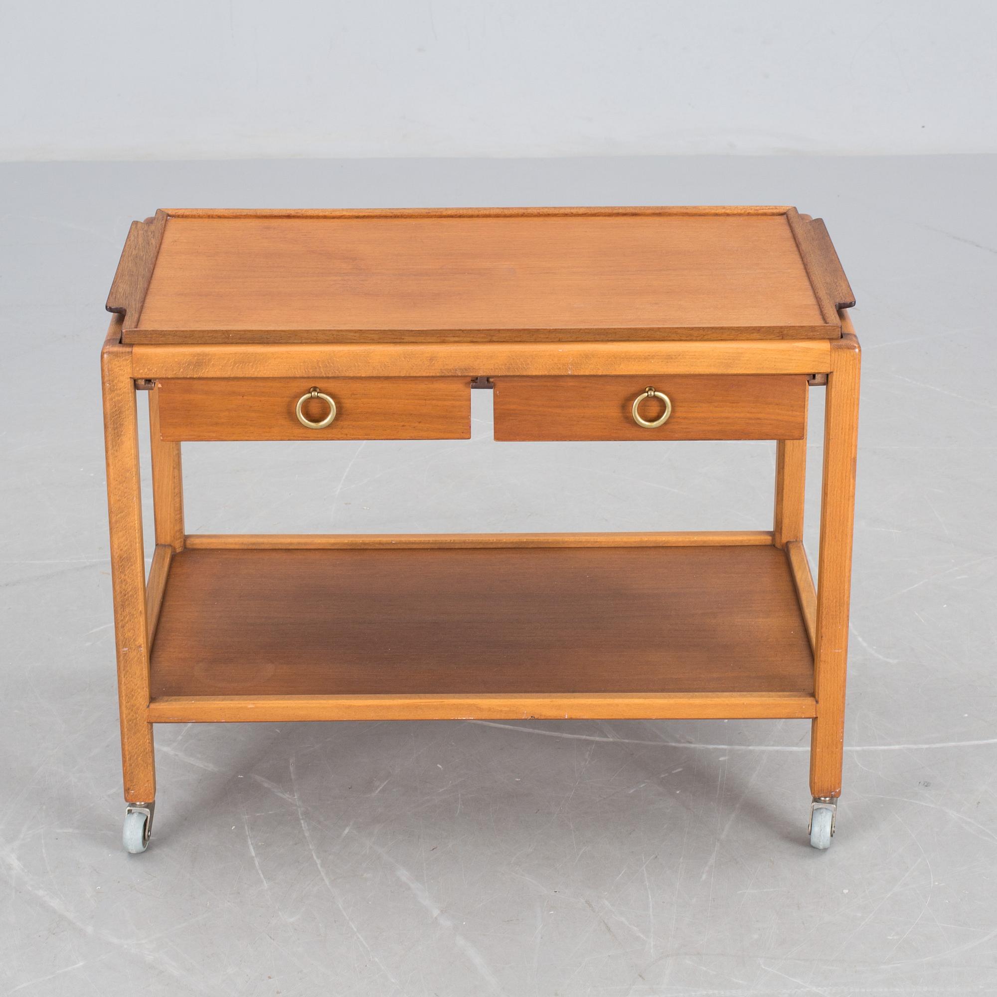 SERVERINGSBORD, 1900-talets andra hälft.