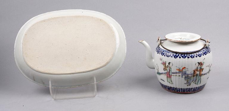 TEKANNA samt FAT, porslin, Kina, 1800-tal.