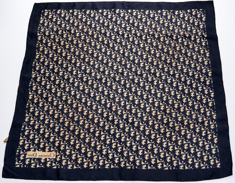 SCARFAR, 2 st, Christian Dior.
