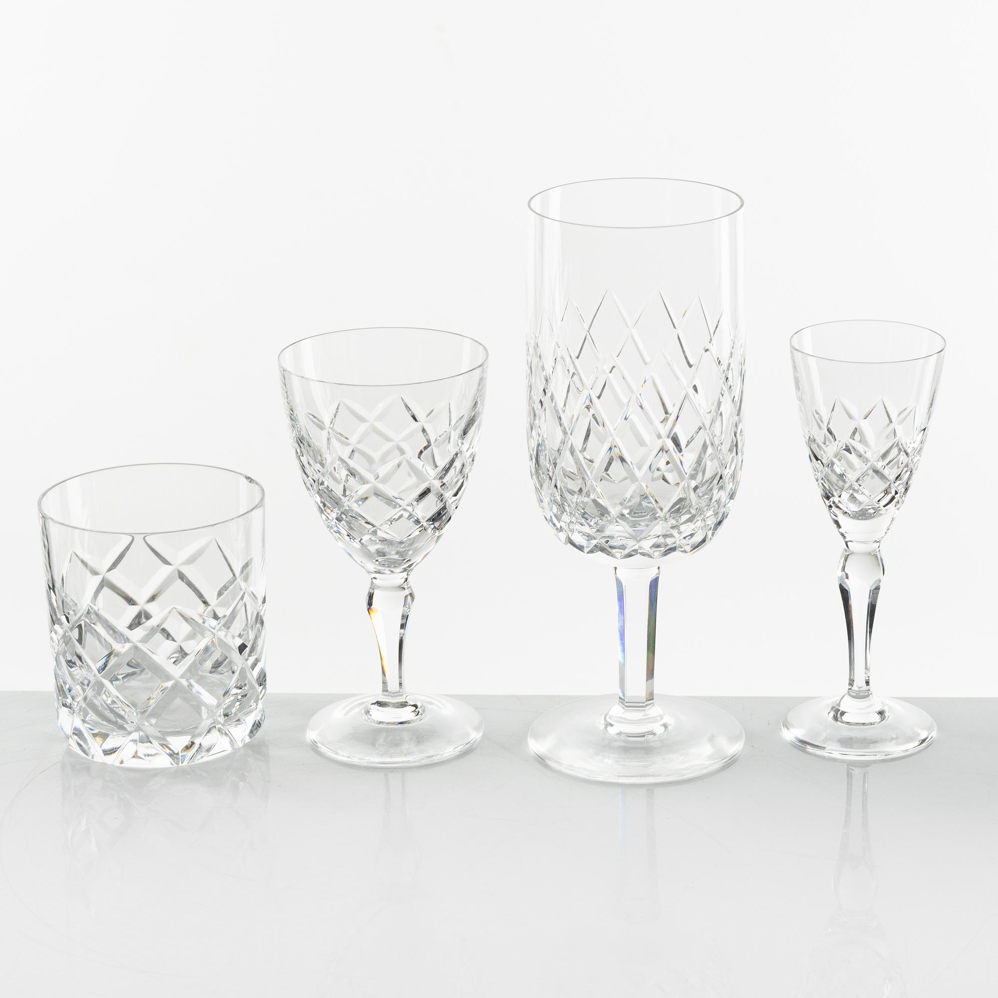 45 glass service parts, Gunnar Cyrén 'Karolina' and Ingeborg Lundin, 'Elisabeth' Orrefors.