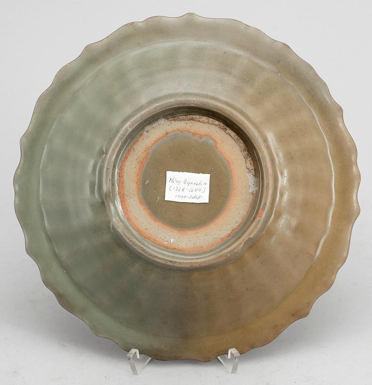 FAT, celadon. Ming stil, sen Qing dynasti.