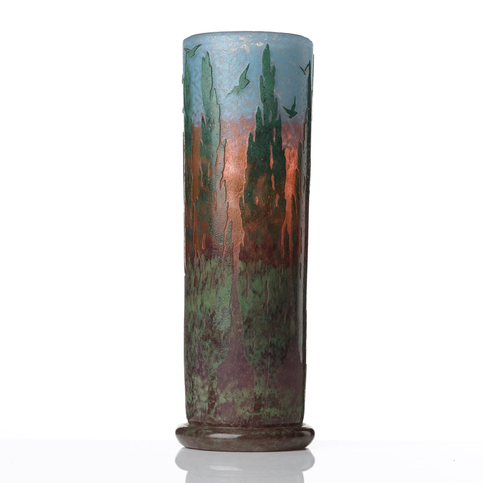 Daum, a cameo glass vase, Nancy, France, early 20th century.