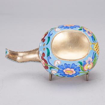 KÅSA, förgylld silver och emalj, cloisonné, tillverkad i Leningrad 1953-60.