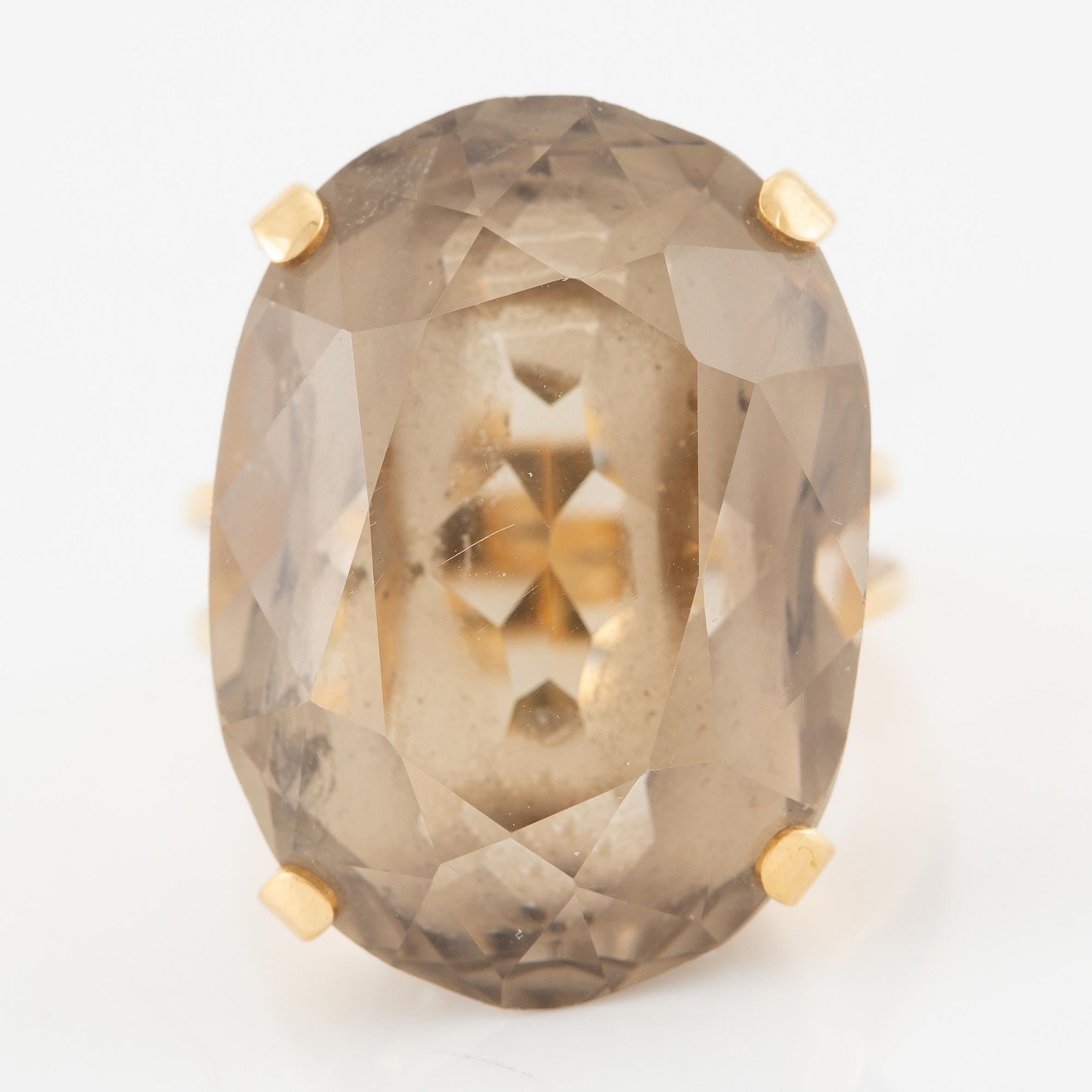 Ring, 18K guld med rökkvarts.