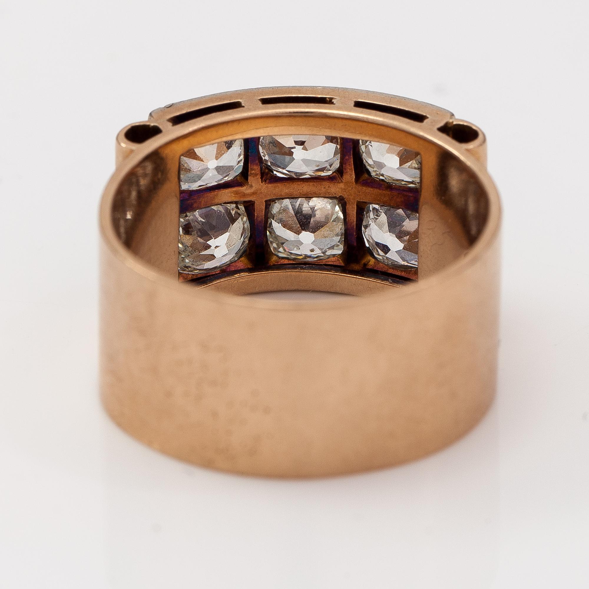 A 14K gold ring with old-cut diamonds ca. 2.50 ct in total. Kultakolmio Ky, Espoo 1951.