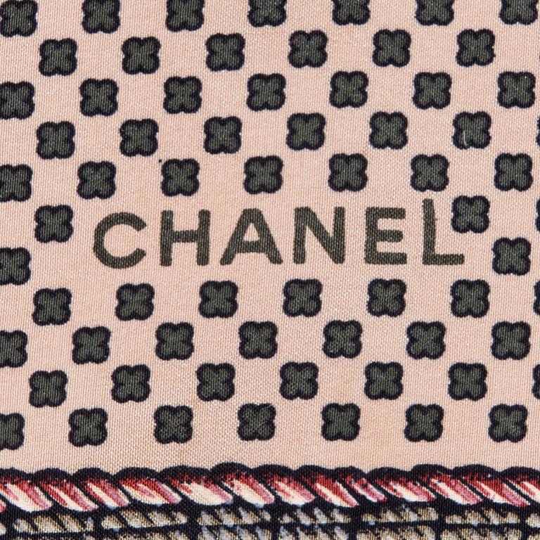 SCARF, Chanel.