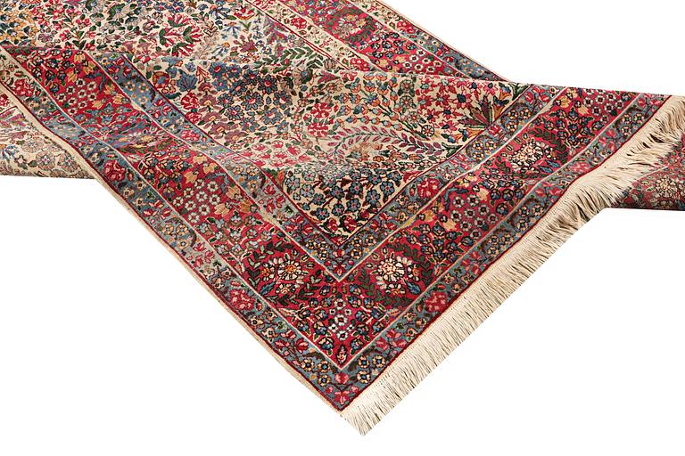 Matta, Kirman-Laver, ca 222 x 138 cm.