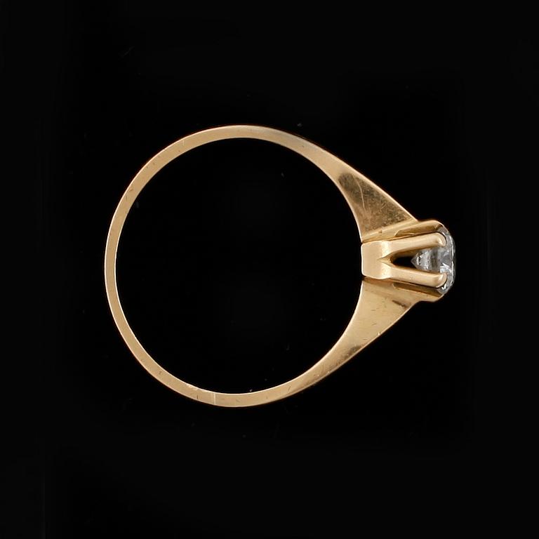 RING, 18k guld, briljantslipad diamant, 0,36 ct. Vikt ca 2 g.