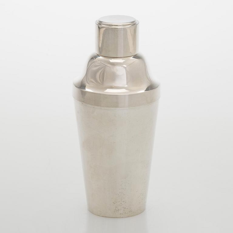 A silver cocktail shaker, Czechoslovakia 1945-1949.