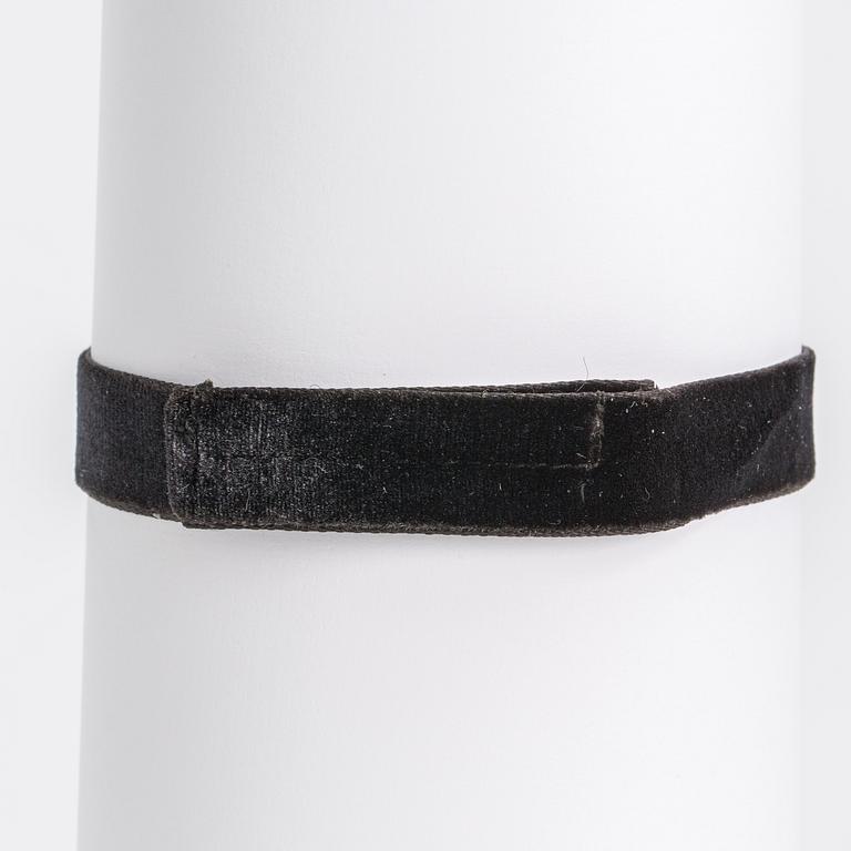 A shell cameo with 18K gold frame. Guldsmedjan, Jönköping, 1971.