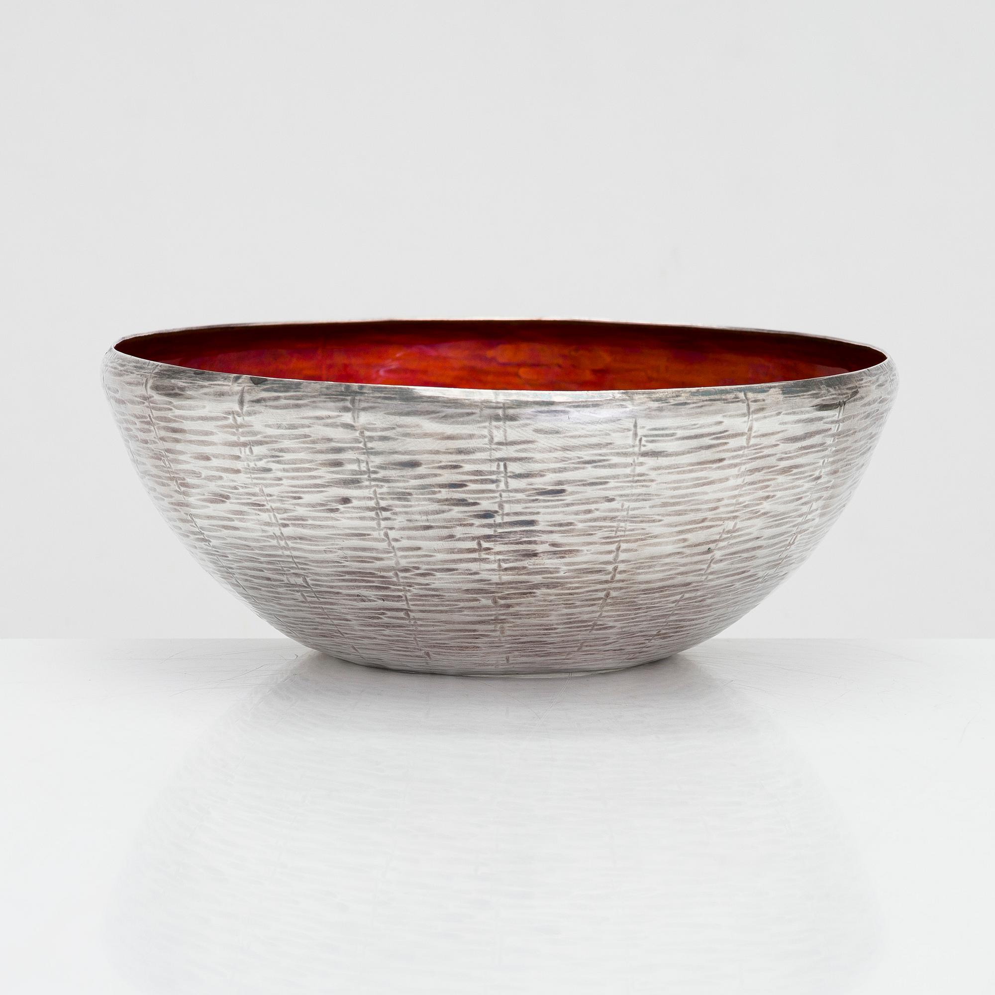 Eva Hidström, skål, silver, emalj, Kultakeskus, Tavastehus 1973.