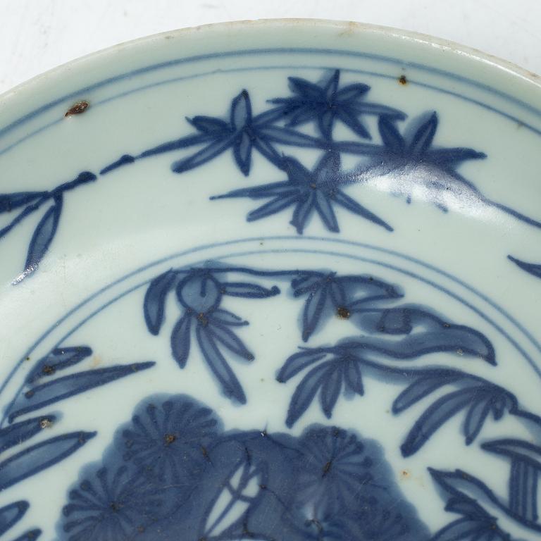 Skålfat, porslin, Kina, Mingdynastin (1368-1644).