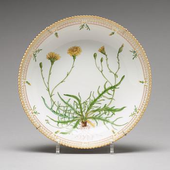 A set of five Royal Copenhagen 'Flora Danica' dishes, Denmark, 20th Century.