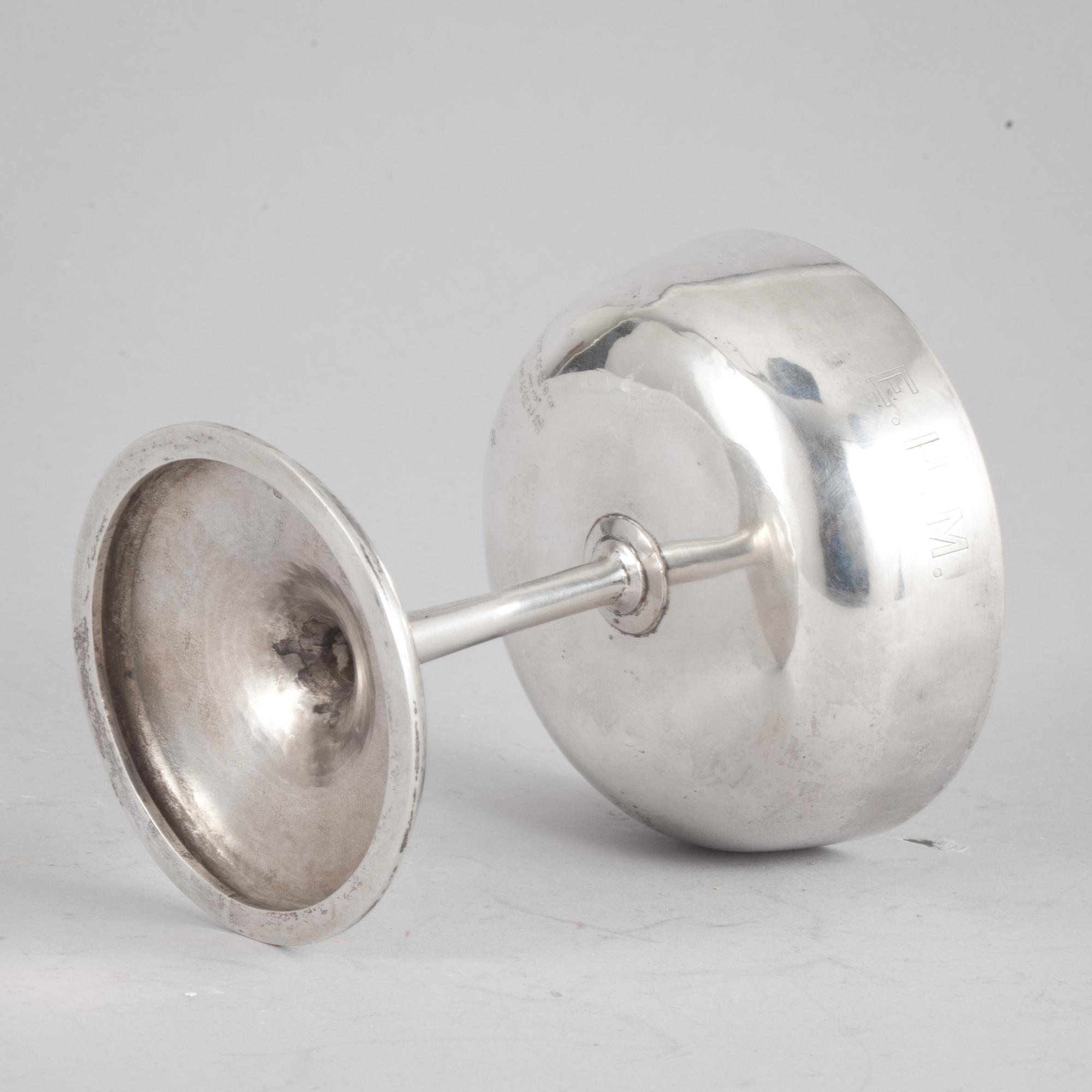 POKAL, silver. Luen-Wo, Shanghai, Kina. ca 1875-1925. Vikt ca 224g.