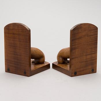 KIRJATUET, veistettyä puuta, Keskieurooppa, 1900-luvun puoliväli.