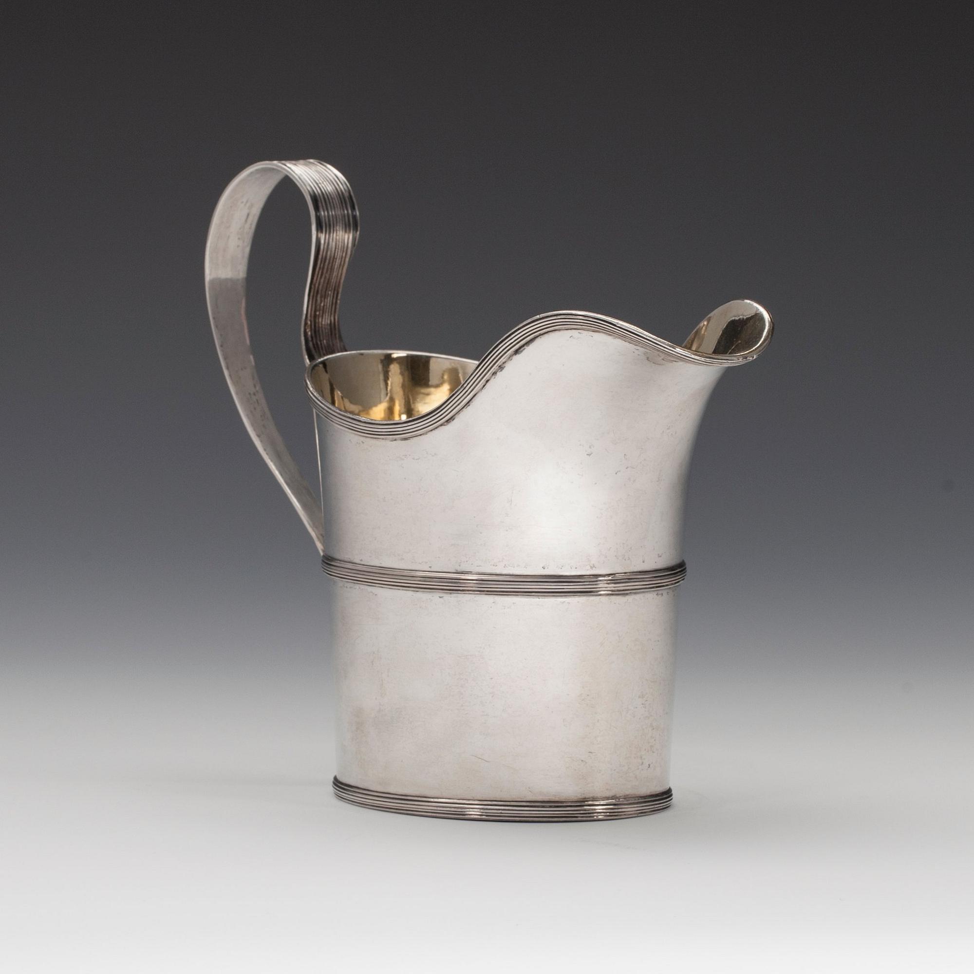 GRÄDDKANNA, silver. Nils Linneus Stockholm 1810. Invändigt förgylld. Höjd 13 cm. Vikt 185 g.