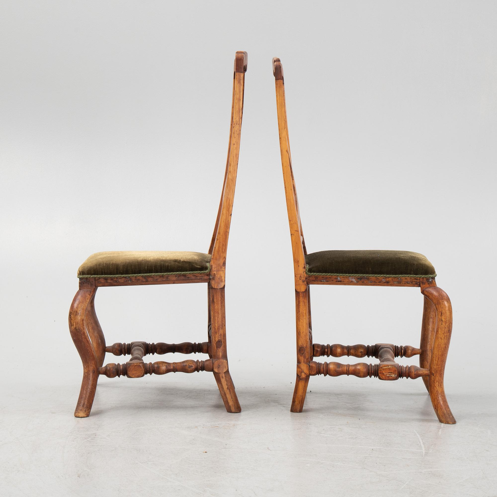 A pair of baroque chairs, early 18th Century.