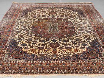 A carpet, semi-antique Esfahan, ca 375 x 252 cm.