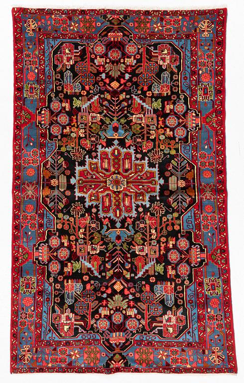 Matta, Västpersisk, ca. 247 x 146-156 cm.