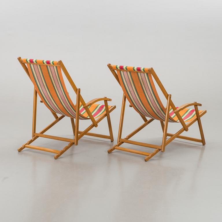 TWO BEACH CHAIRS.