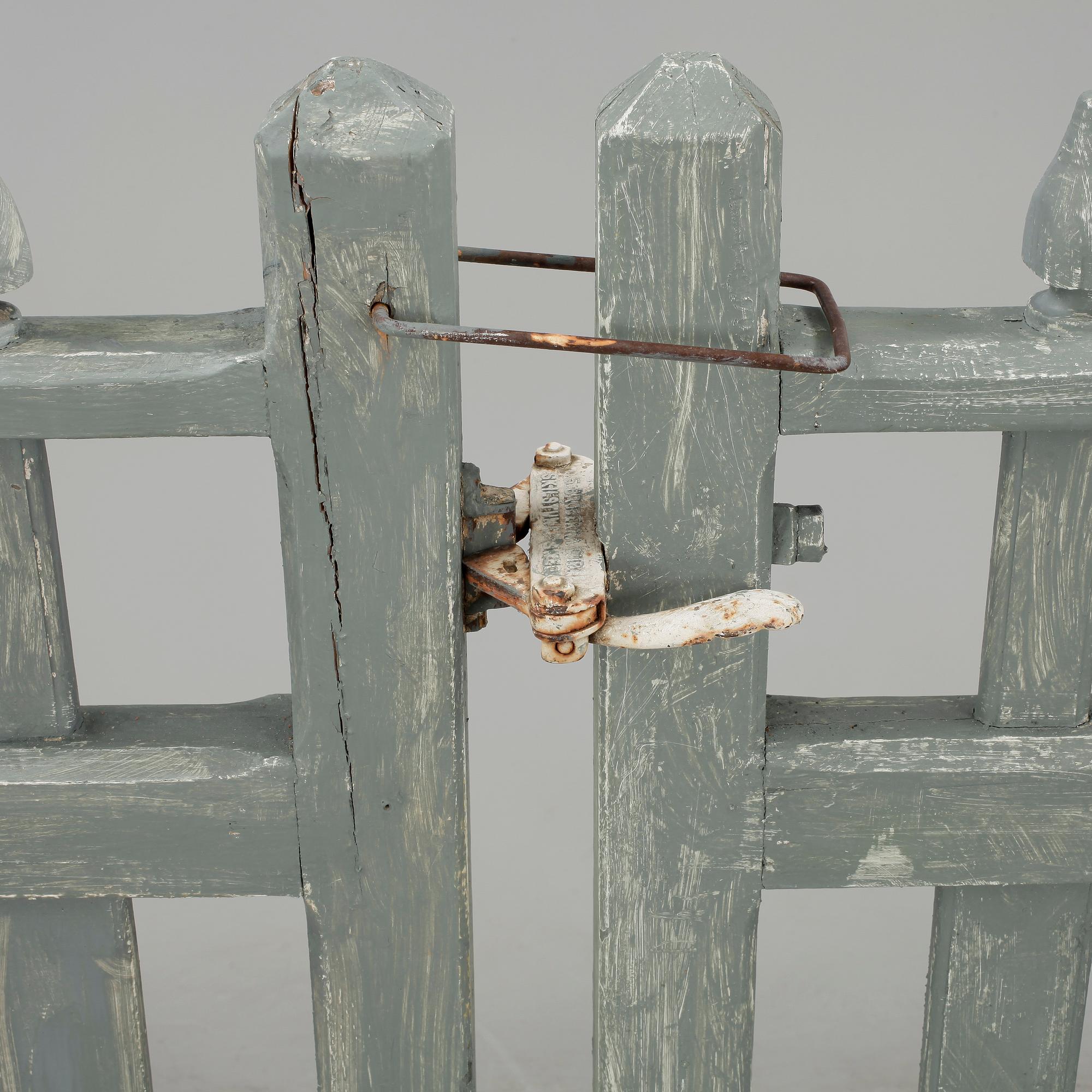 TRÄDGÅRDSGRINDAR, ett par, 1900-talet mitt.