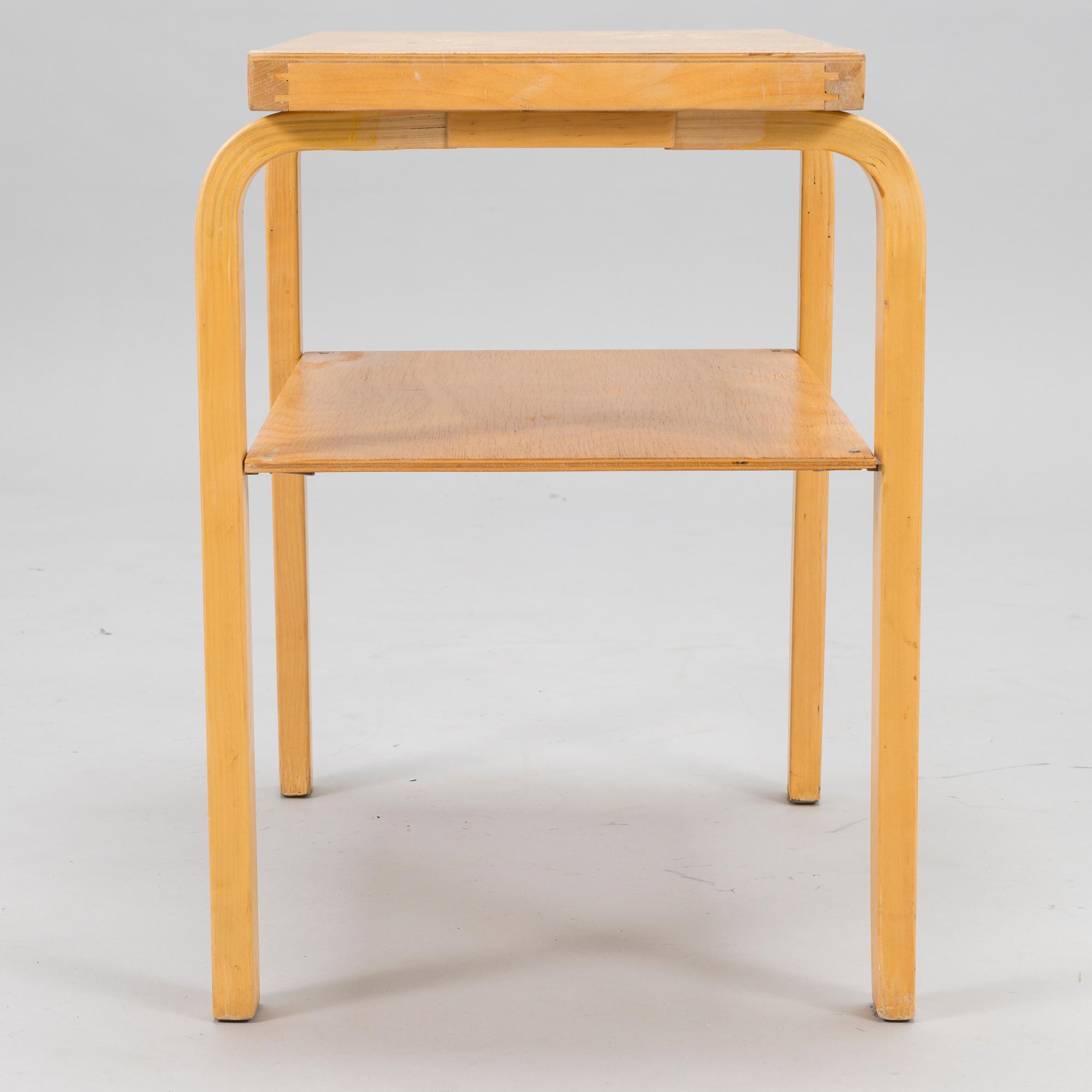 ALVAR AALTO, a mid 20th century table for  O.Y. Huonekalu-ja Rakennustyötehdas A.B.