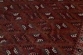 An antique Yomut carpet, ca 336 x 194-202 cm.