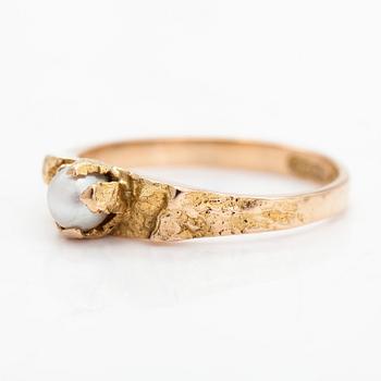 Björn Weckström, a 14K gold and cultured pearl ring 'Small word' for Lapponia 1966.