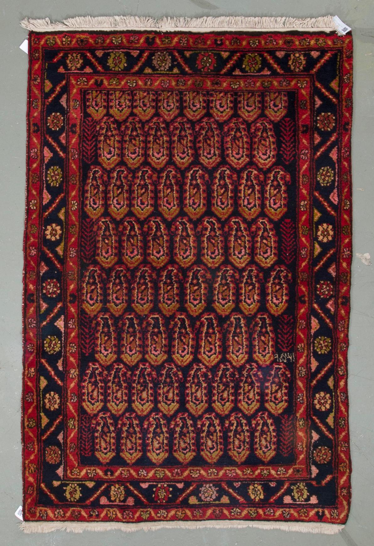 MATTA, old Hamadan-området, ca 203 x 135 cm.